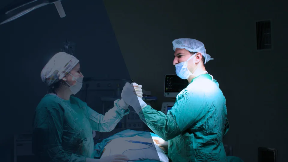 Op. Dr. Mustafa Buğra Kardaşlar — İzmir medikal estetik ve genel cerrahi kliniği